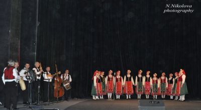 Ансамбъл за народни песни и танци "Силистра" 17