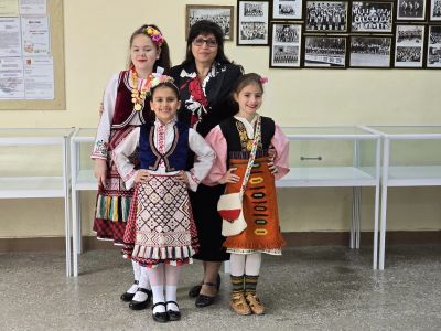 Ансамбъл за народни песни и танци "Силистра" 20